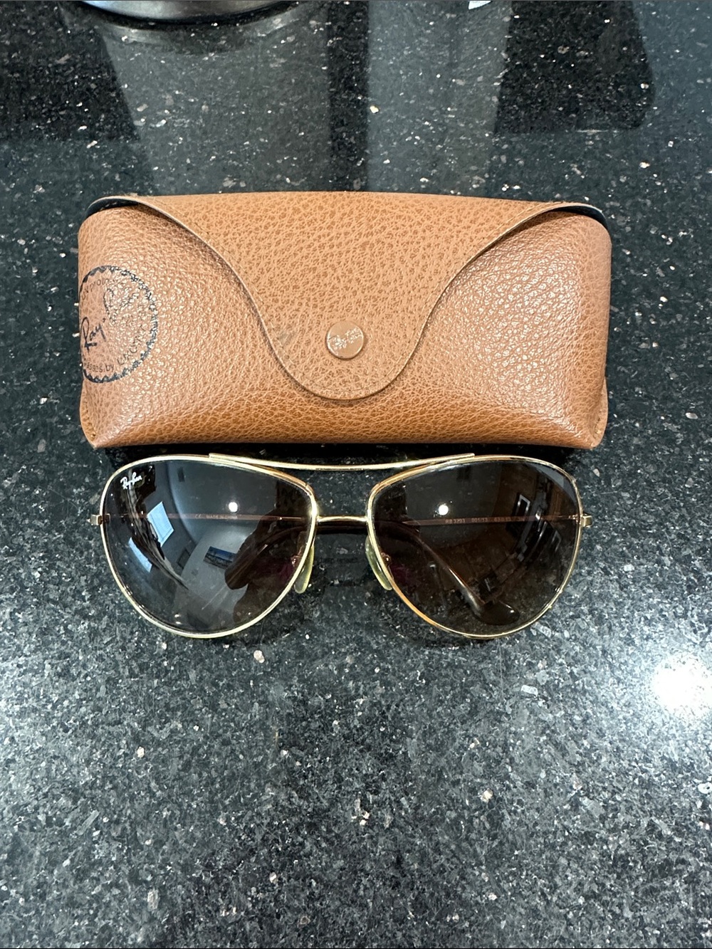 Ray-Ban women’s Aviator Sunglasses Gold Frame with Brown Lenses